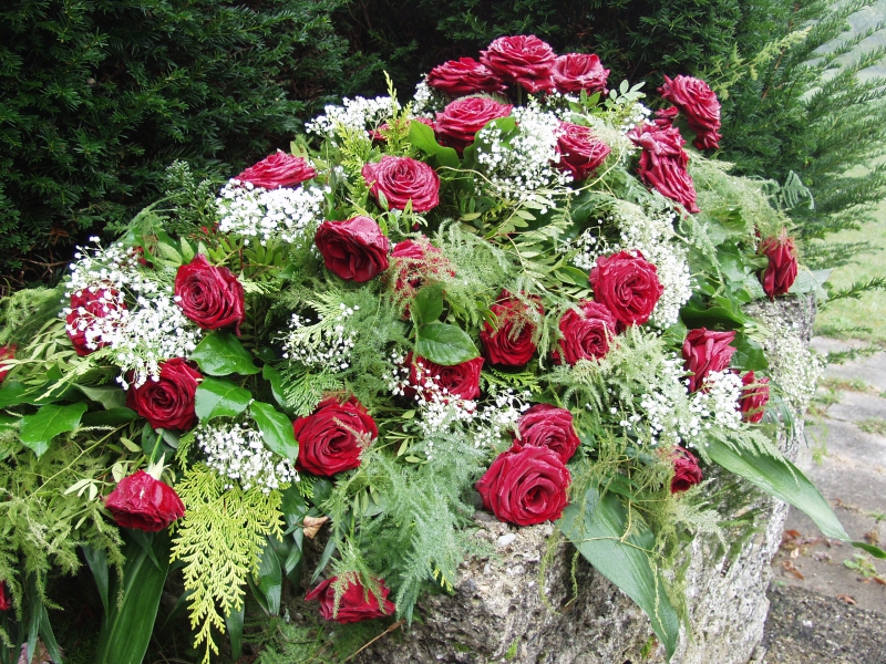 funeraire-TOURRETTES SUR LOUP-min_roses-61203